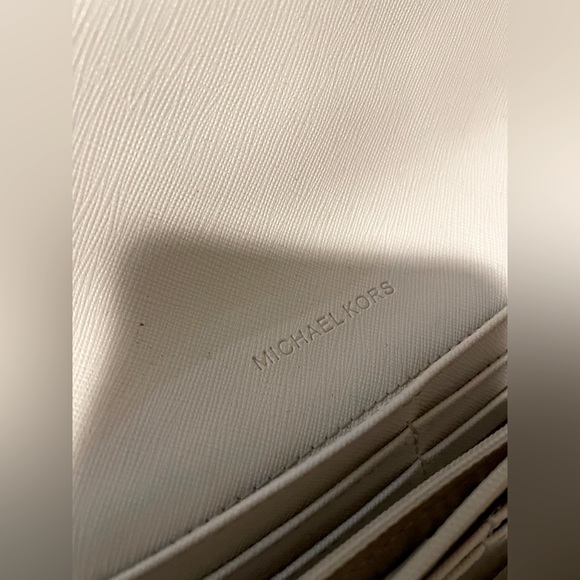 Michael Kors Wallet - Picture 5 of 5